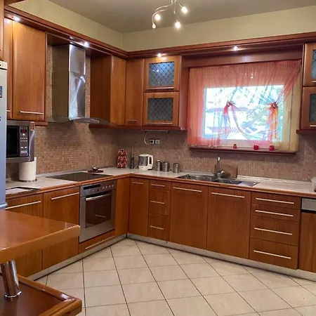 House - Spacious With 2 Bedrooms And Mountain View Apartament